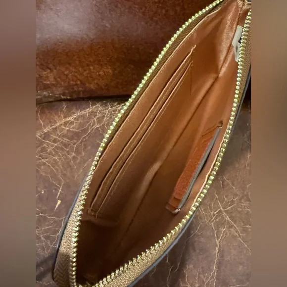 Coach x Peanuts Snoopy and Woodstock Brown Wristlet - Picture 8 of 9